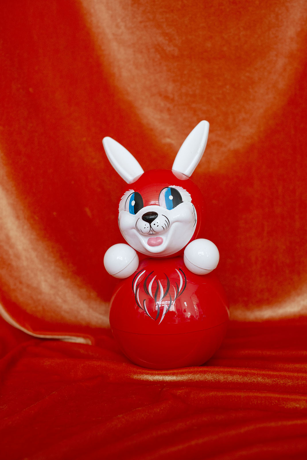 Rolling rabbit toy