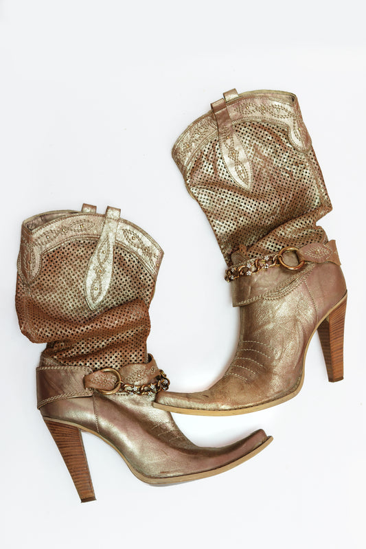 Italian gold leather boots in size 39