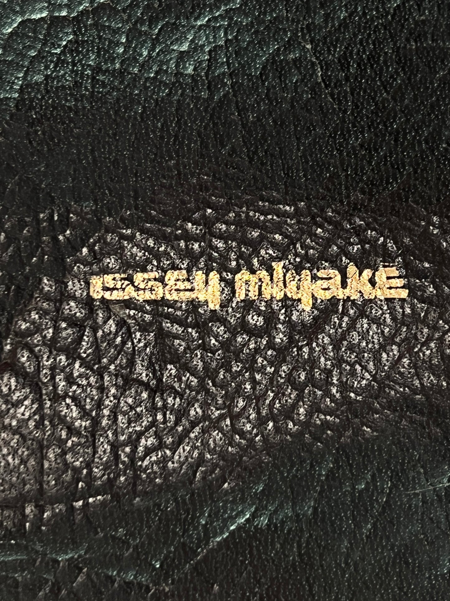 ISSEY MIYAKE leather belt in size Medium