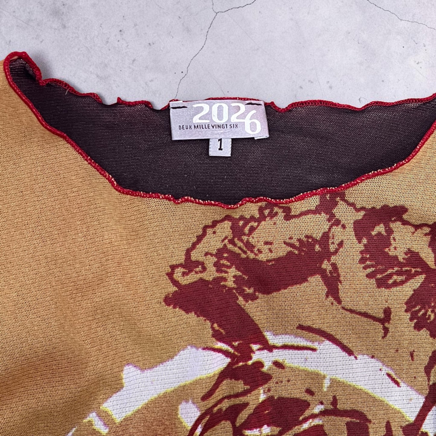 2026 Mesh top with cool graphic in size Small